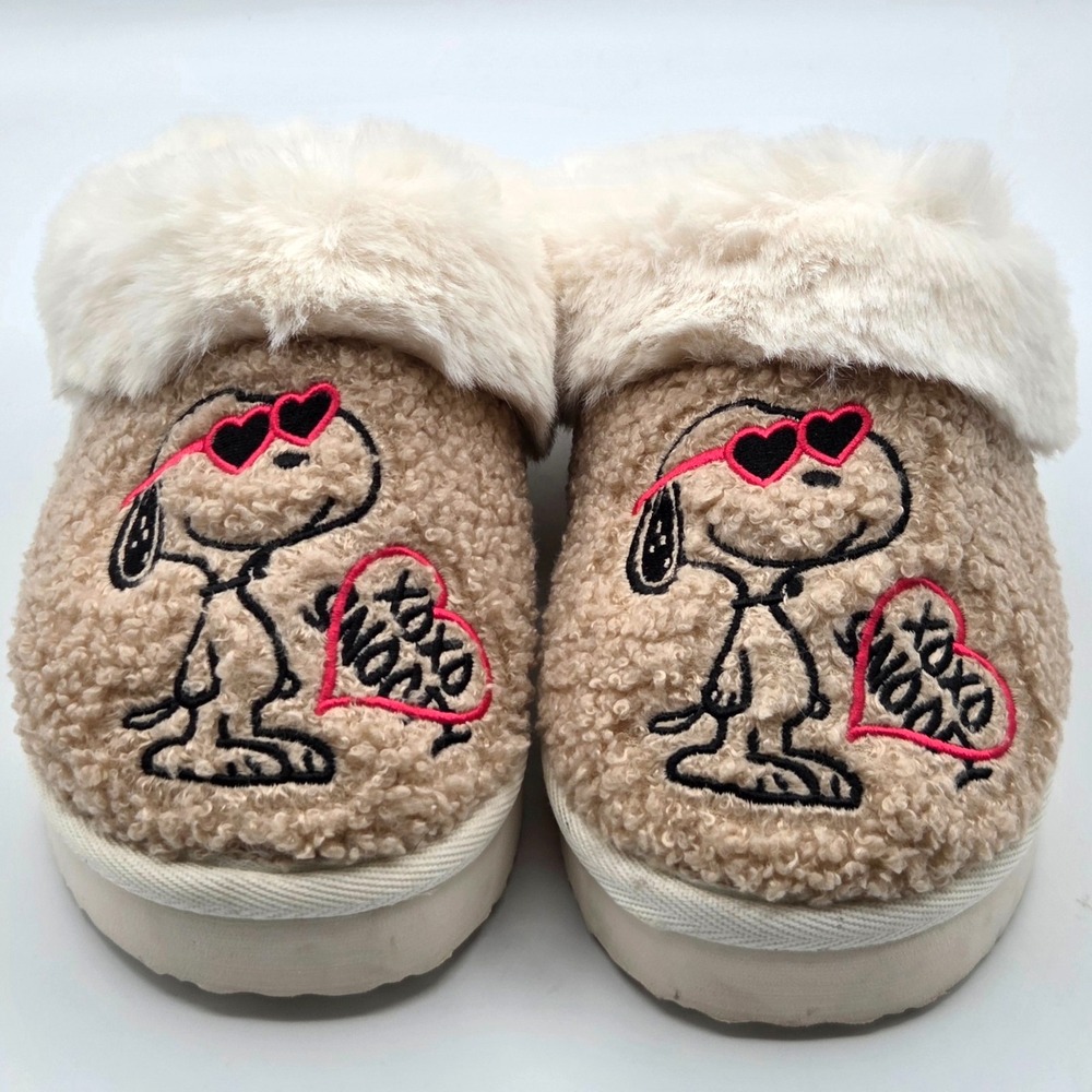 BRAND NEW American Eagle Snoopy XOXO  Slippers  Womens‎ Size 5